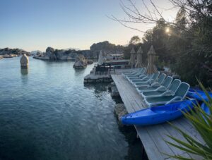 Şezlong ve Güneşlenme Alanı